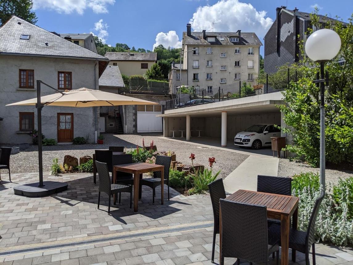 Logis Hotel Regina La Bourboule Exterior foto